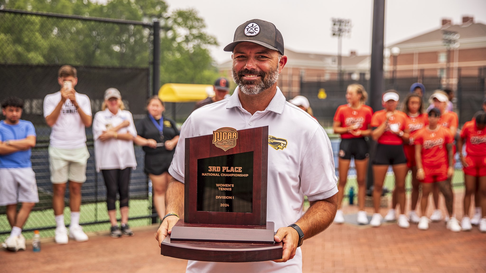 Women's Nationals: Apaches finish 3rd-Wai/Michta win doubles title