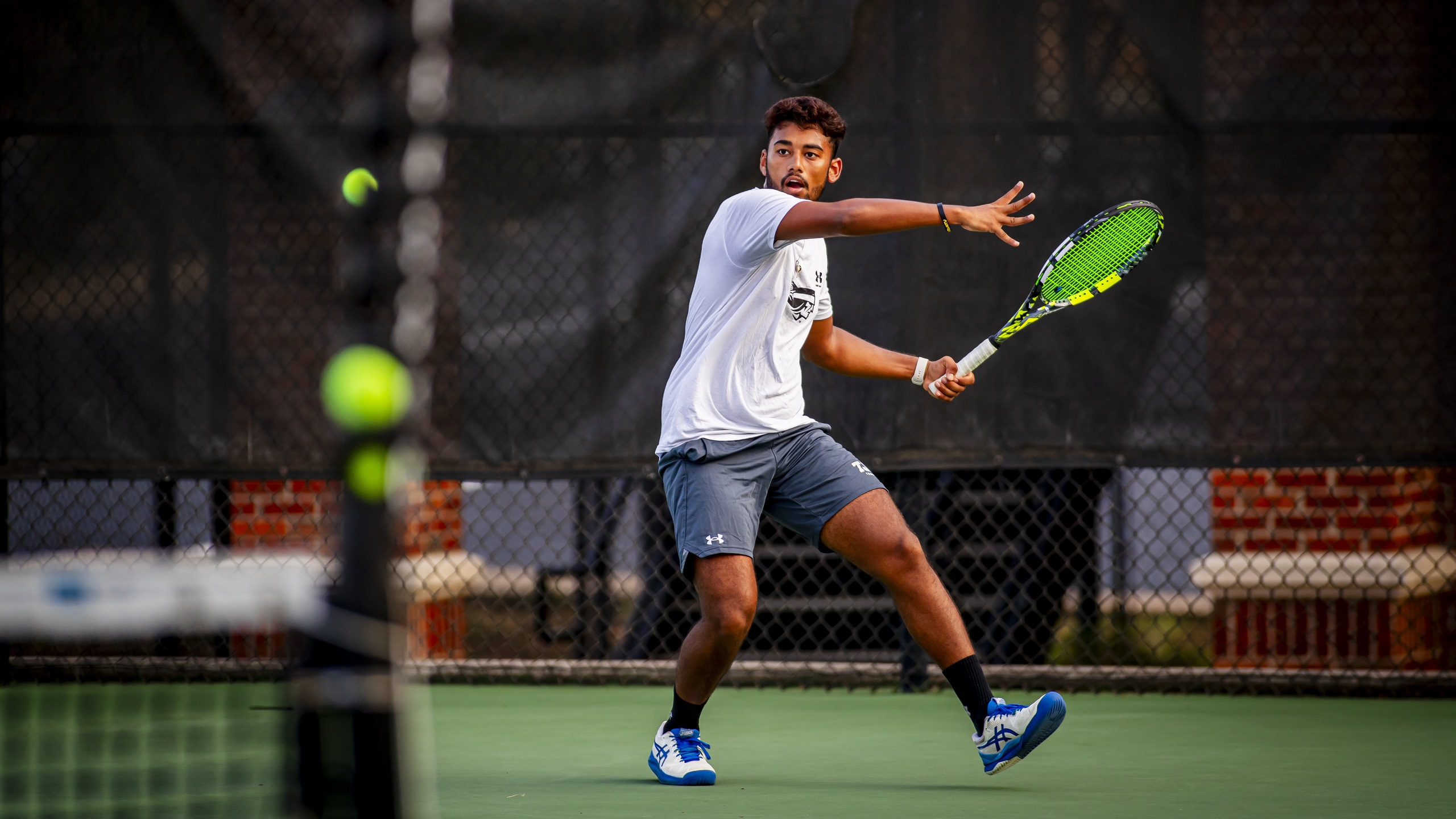 #2 Men's and #3 Women's Tennis sweep Jacksonville 9-0