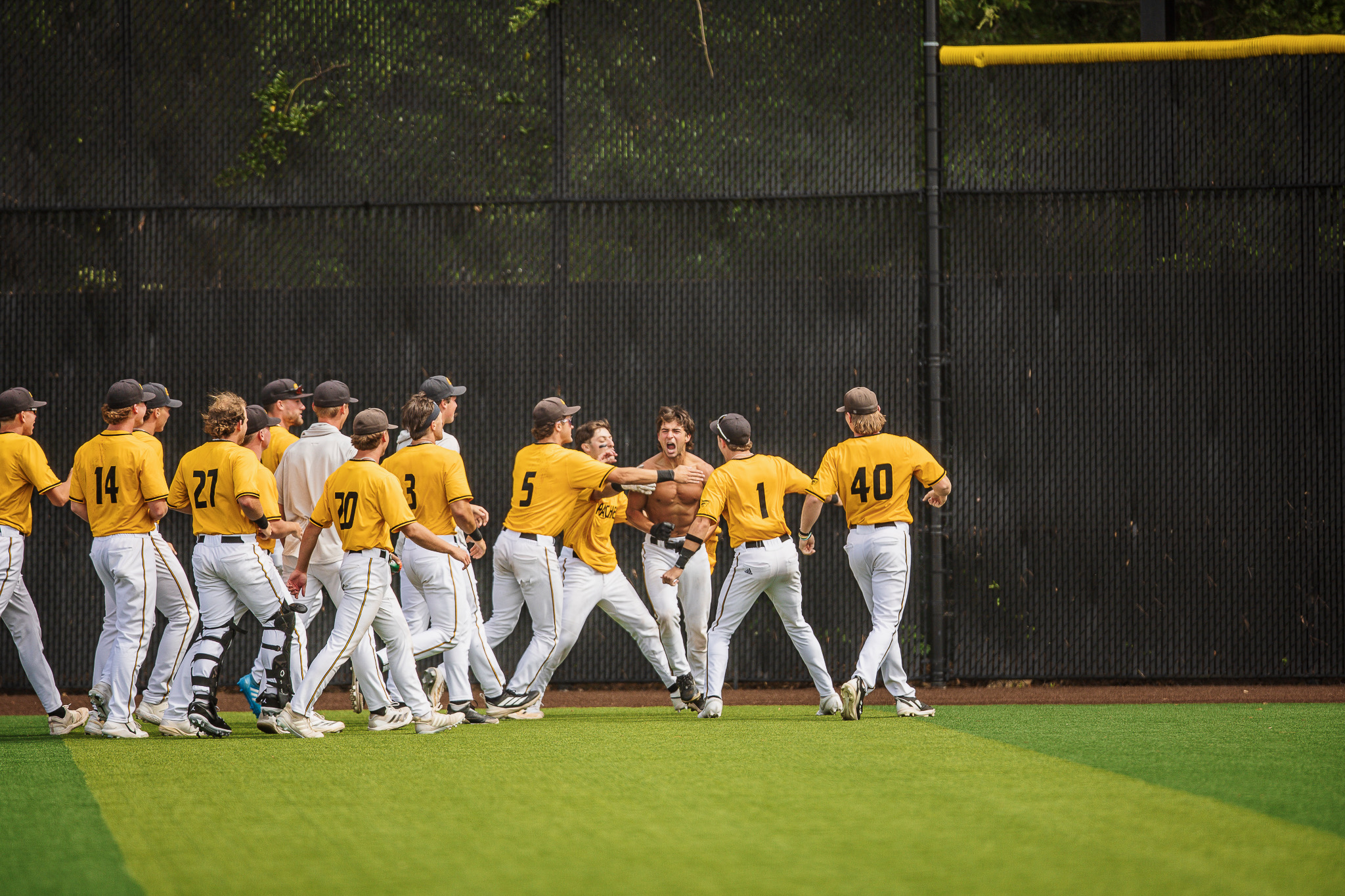 Fuentes Walk-Off Lifts Apaches over Navarro