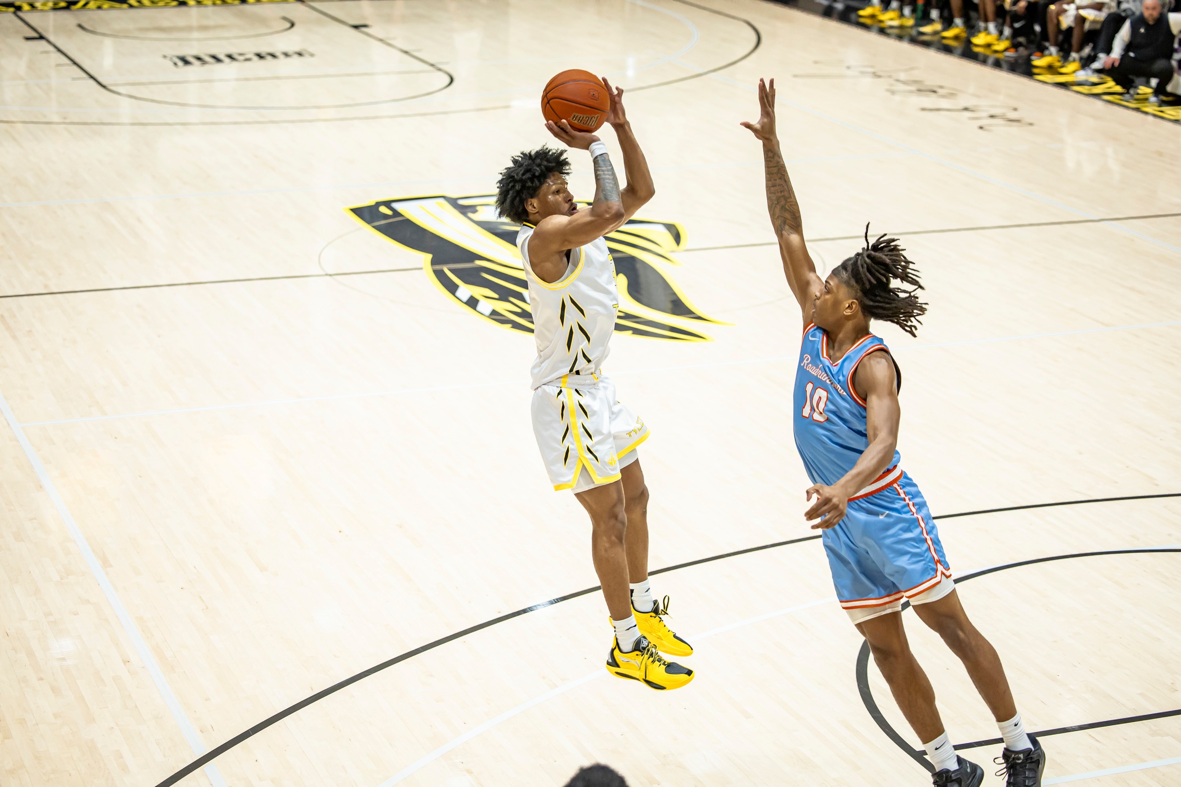 Apaches Down Angelina in First Round