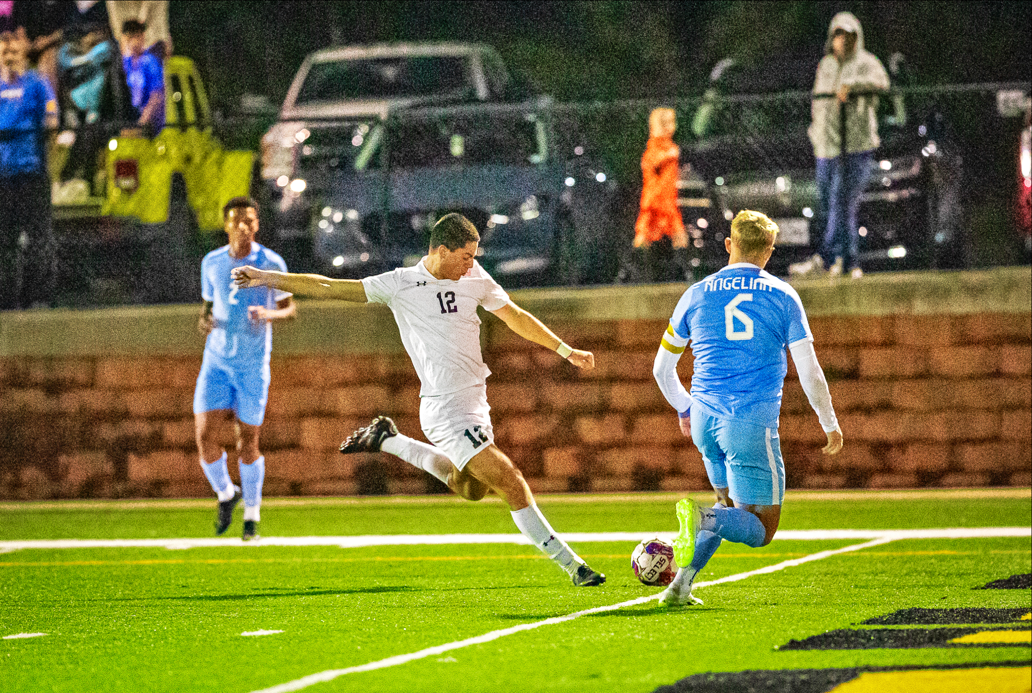 Semifinal Thrills: Apaches and Roadrunners Clash in Showdown