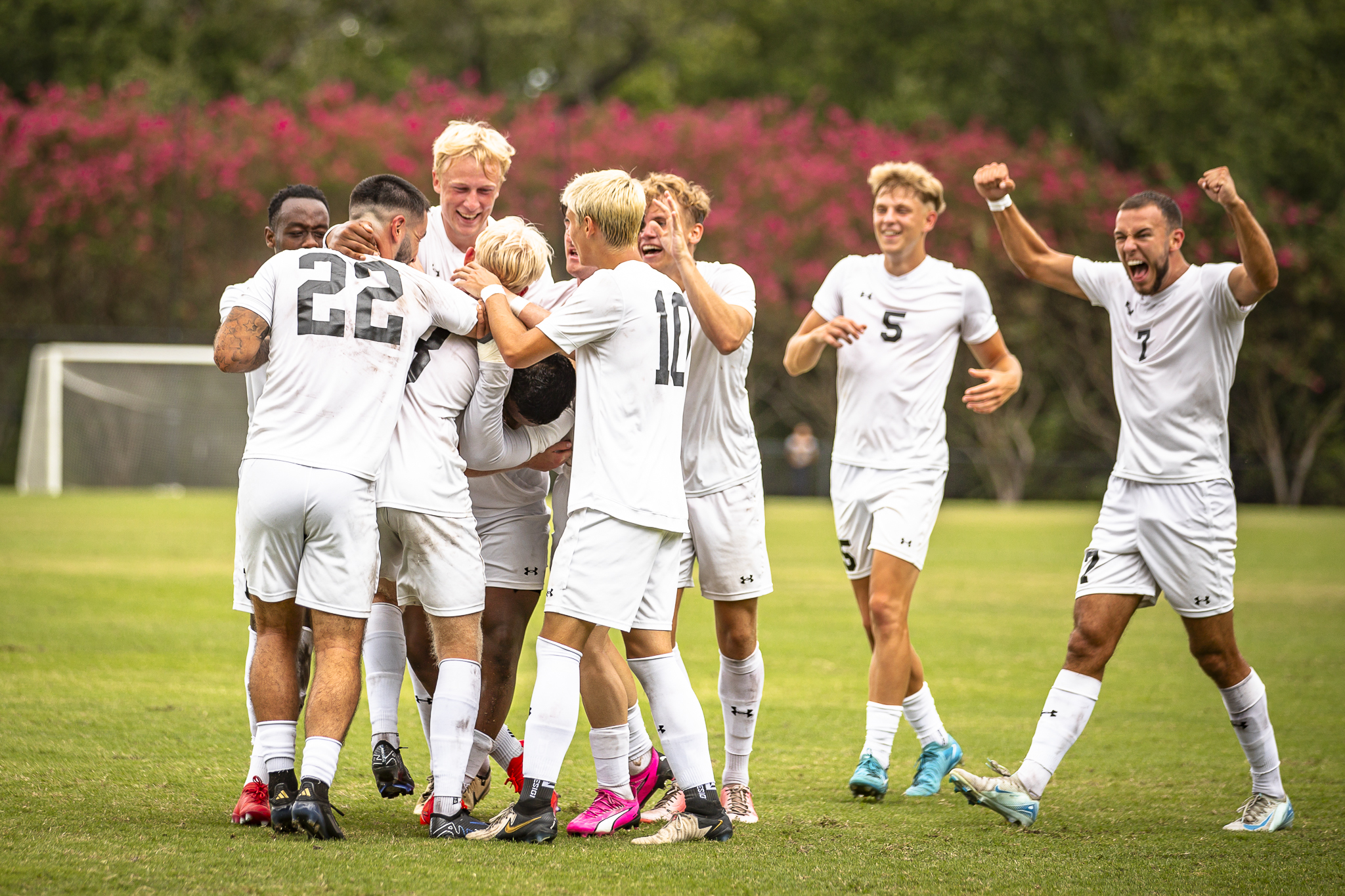 #2 Apache men score first win over Scorpions