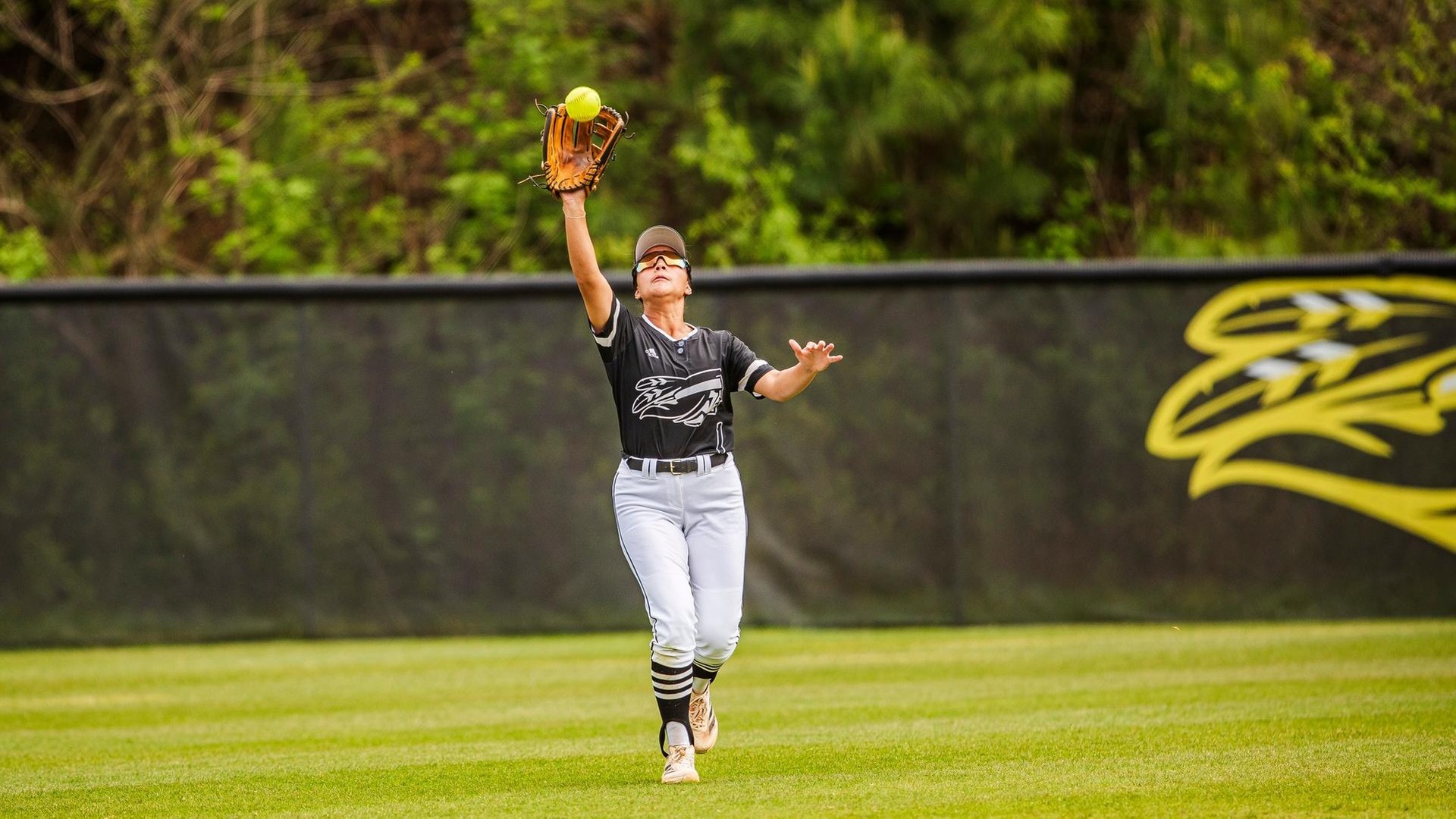 #23 Apaches Split Series with #15 Paris, Host San Jac at Home Thursday