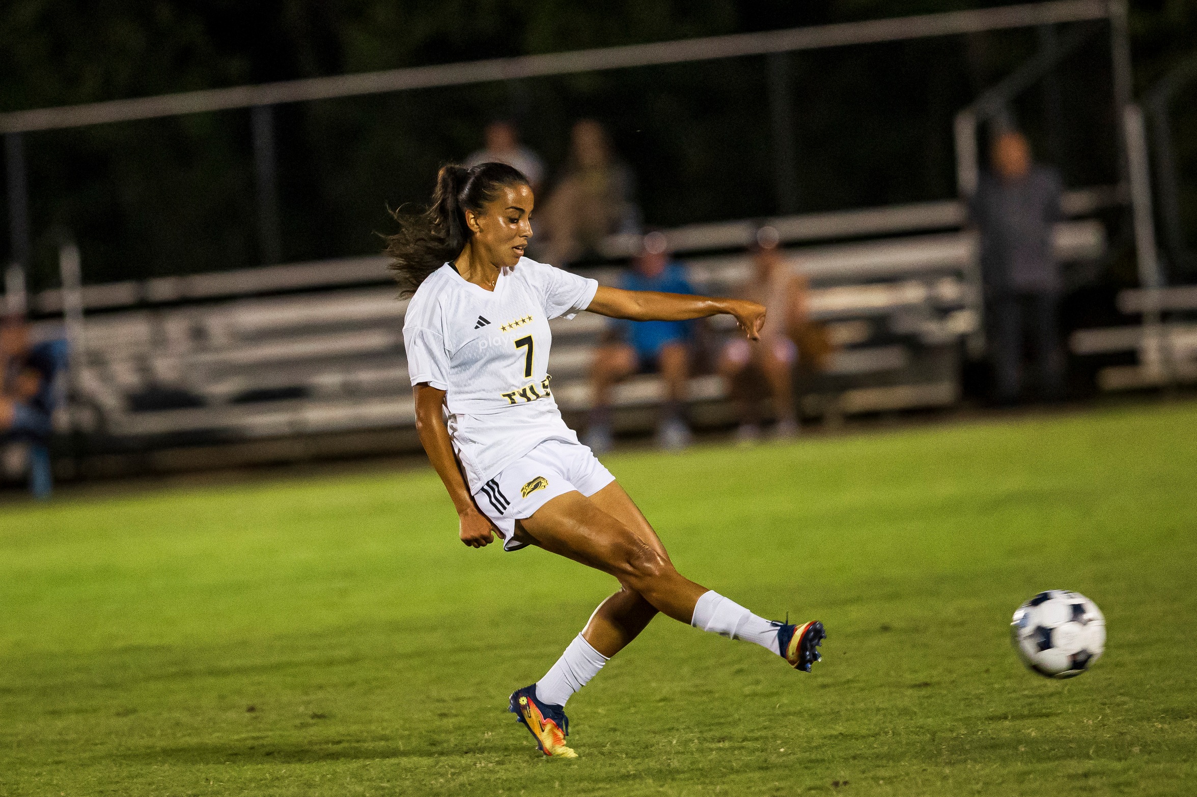 Ammar&rsquo;s Hat Trick Leads Apaches Past Paris JC, 8-0