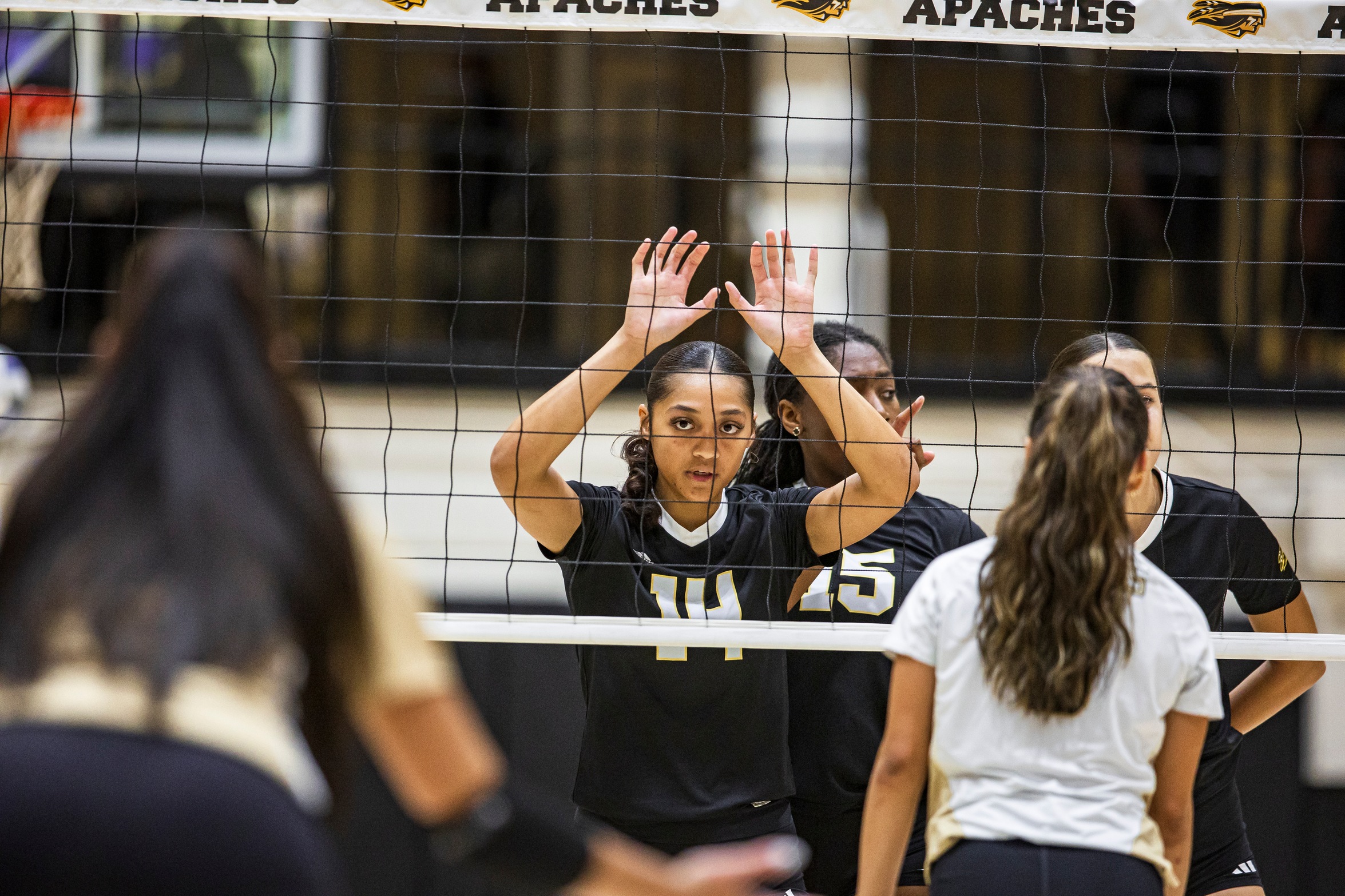 Apaches Win Fourth Straight, Sweep Coastal Bend